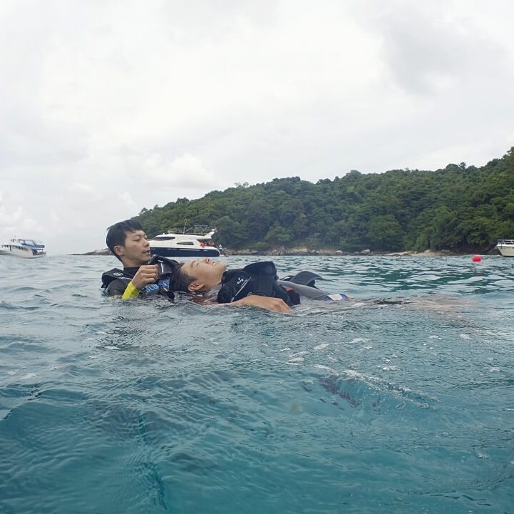 practice rescue skill on the surface 1