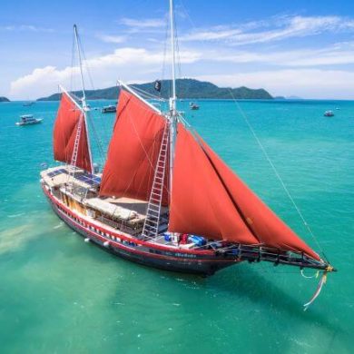phinisi boat with sails