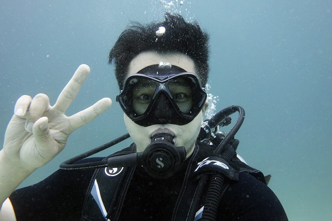 happy discover scuba diver