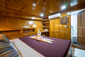 standard double bed cabin